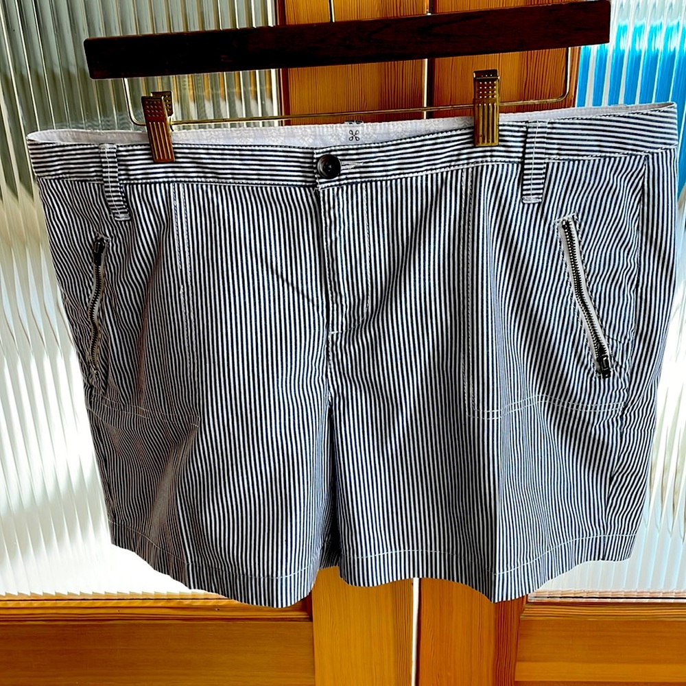 Caslon Shorts Size 14